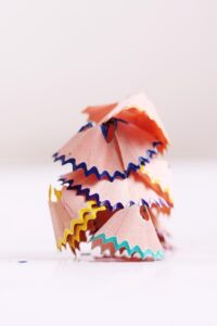 無駄な経費を削減するための具体的な方法は？